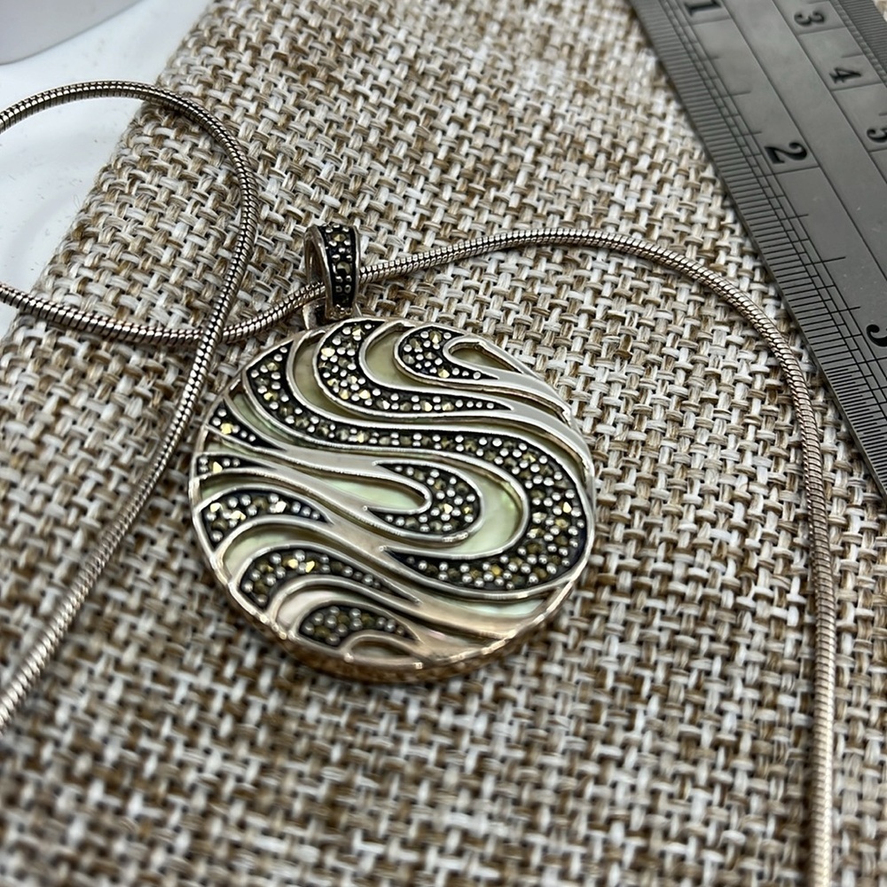 Vintage Sterling Silver Marcasite & MOP Swirl Pendant Necklace 16" - Picture 6 of 17
